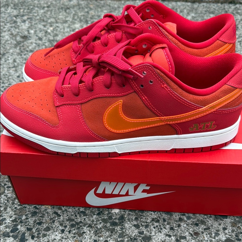 Nike Dunk Low ATL - Picture 4 of 6